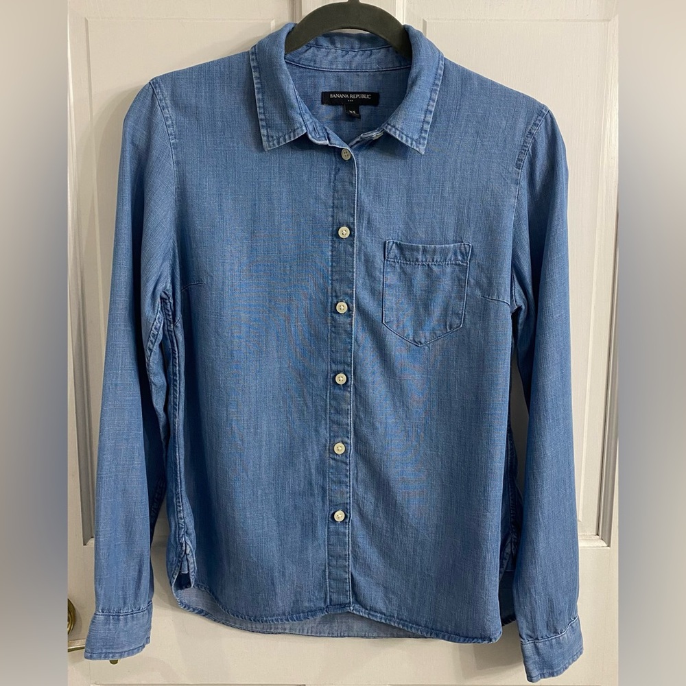 Banana Republic Chambray button down